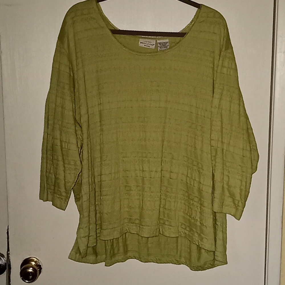 Pre-loved White Stag green top shirt